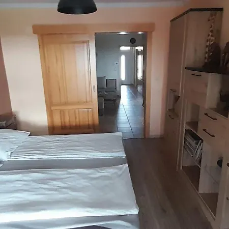 Gyoengyvirag Delux Keszthely