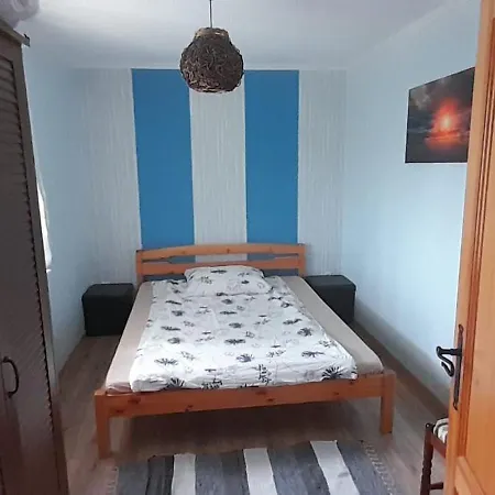 Gyoengyvirag Delux *