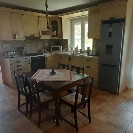 Gyoengyvirag Delux * קסזטלי