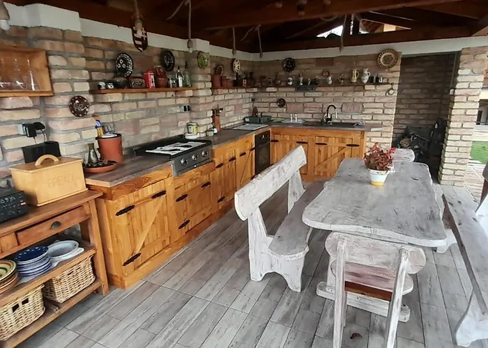 Gyoengyvirag Delux 아파트 케츨리