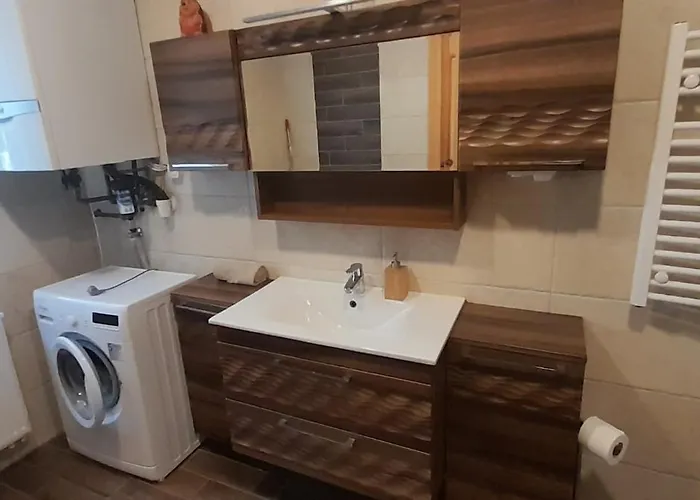 Gyoengyvirag Delux קסזטלי