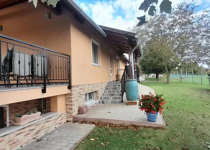 Gyoengyvirag Delux Apartmán